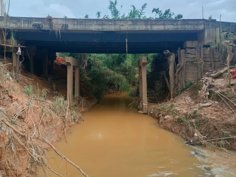 Ubá confirma primeira morte por leptospirose após enchentes em MG