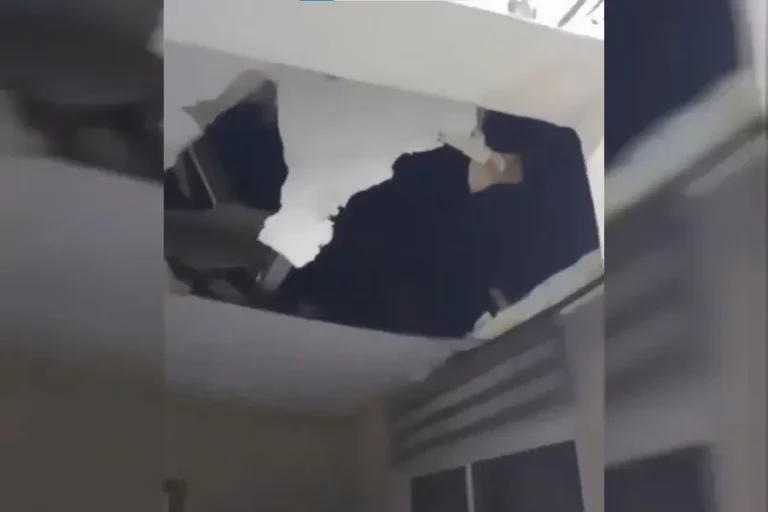 Em confronto no RJ, drone de criminosos lança granada e destrói casa. Veja vídeo