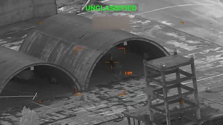 EUA divulgam vídeo de ataques a hangares e aeronaves do Irã