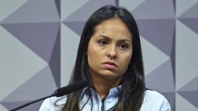 À CPMI, ex-secretária do Careca do INSS nega participação em fraude