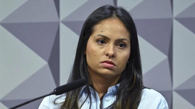 À CPMI, ex-secretária do Careca do INSS nega participação em fraude