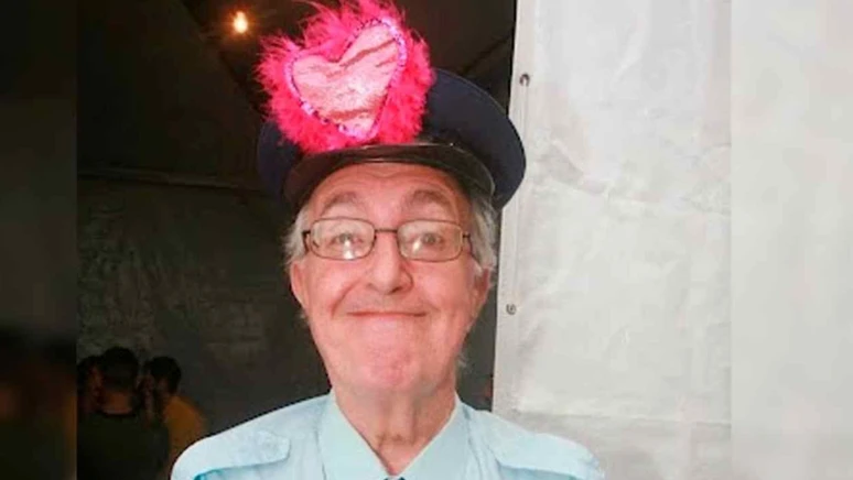 Morre Roberto Marquis, eterno Guarda Juju de A Praça é Nossa