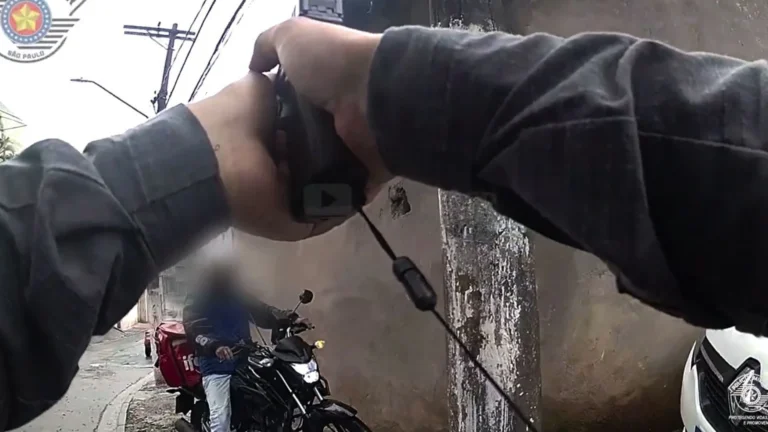 Adolescente aciona PM após mãe relatar agressões em SP; ouça áudio