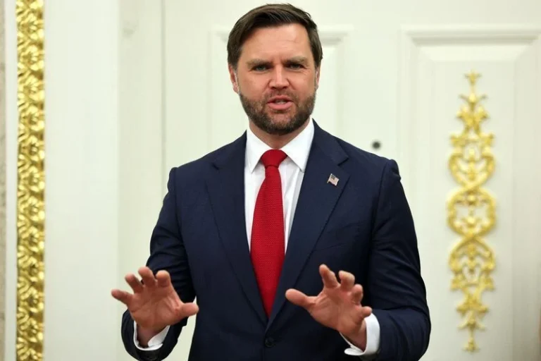 Vance diz confiar em Trump em relação ao Irã e minimiza divergências