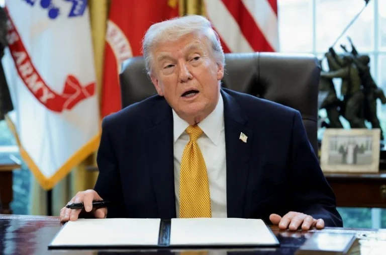 Trump volta a ameçar Cuba e diz que fará algo em breve sobre ilha