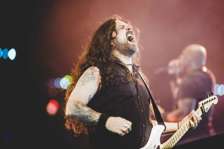 Andreas Kisser elege a maior banda brasileira da história