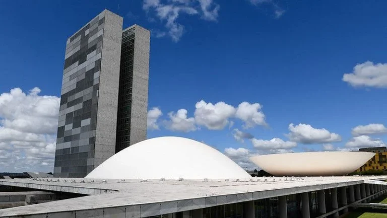 Congresso tem semana decisiva com sabatina, 6×1 e veto da dosimetria