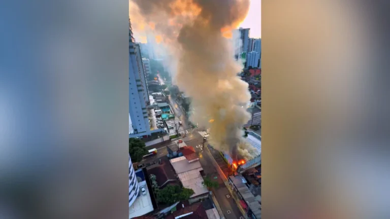 Incêndio atinge supermercado em Recife (PE); moradores relatam explosão