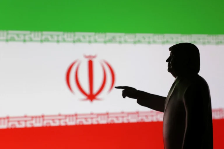 Liderança iraniana exalta a “unidade de ferro” após críticas de Trump