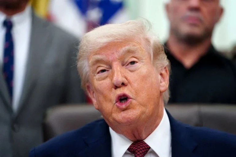 Trump diz que chefe de energia está “errado” sobre preços da gasolina