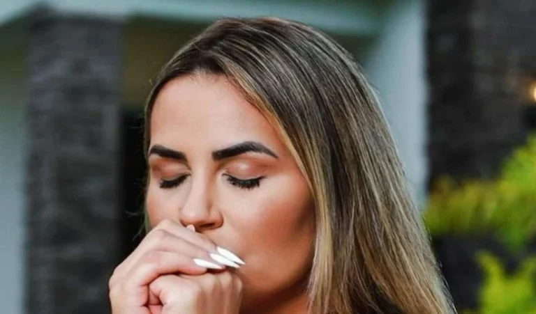 Prisão não pode ser instrumento de vingança: presa pela 3ª vez, Deolane Bezerra ganha forte defesa da irmã; influencer teria ligação com facção criminosa