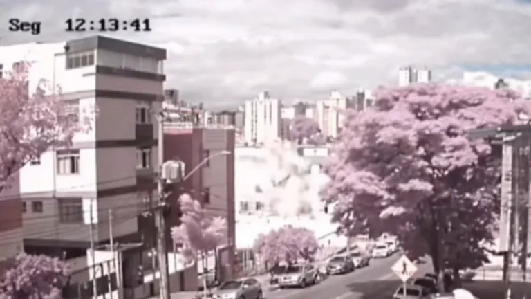 Vídeo: câmera flagra queda de avião em BH por outro ângulo