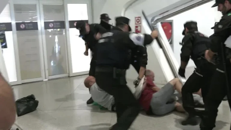 Protesto na Espanha condena tratamento dado a ativistas de flotilha