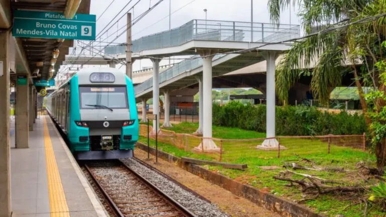 Funcionário da ViaMobilidade morre eletrocutado em estação de trem em SP