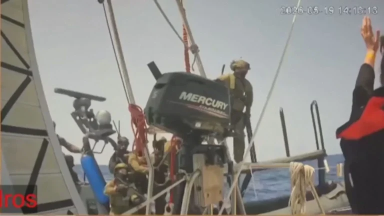 Flotilha de ajuda humanitária diz que 10 barcos continuam a caminho de Gaza