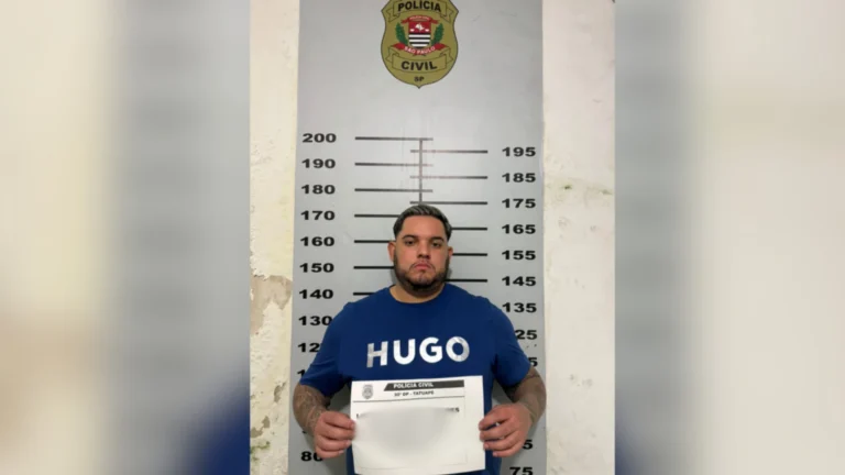 Motorista embriagado em Porsche é preso após bater em 4 carros em SP
