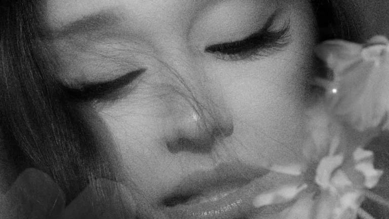 Ariana Grande lança primeiro single de nova era musical; ouça