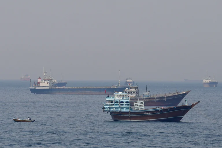 Teerã alerta para “forte ataque” se embarcações iranianas sofrerem agressão