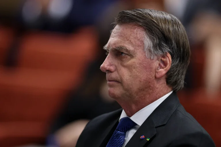 Pedido de anulação de condenação de Bolsonaro divide defesa