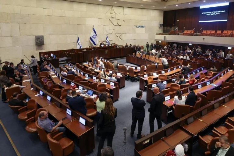 Israel pode adiantar eleições mesmo com Netanyahu atrás nas pesquisas