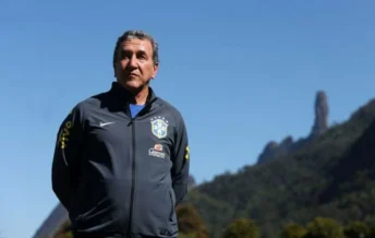 Carlos Alberto Parreira tem melhora e respira sem ajuda de aparelhos