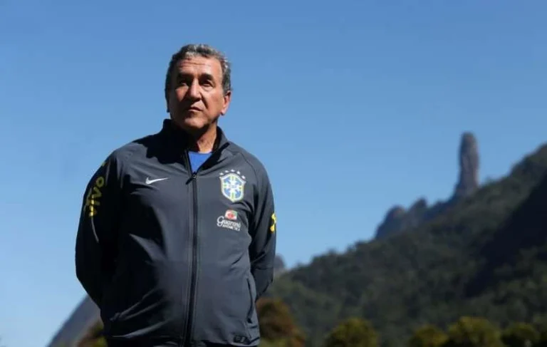 Carlos Alberto Parreira tem melhora e respira sem ajuda de aparelhos