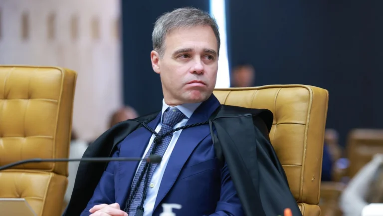 Master: Mendonça manda tirar tornozeleira de irmão de Ciro Nogueira