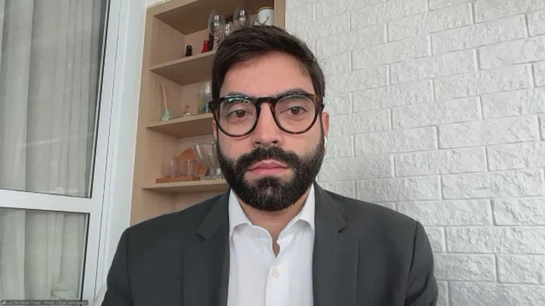 Decretos das big techs impactam liberdade de expressão, diz especialista