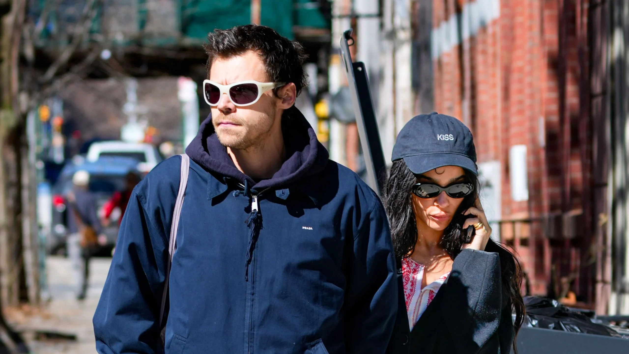 Noiva de Harry Styles, Zoë Kravitz exibe anel de noivado de 9 quilates
