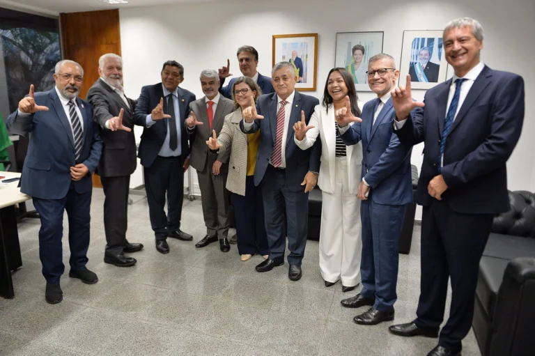PT deve escolher entre Camilo e Beto Faro como novo líder no Senado