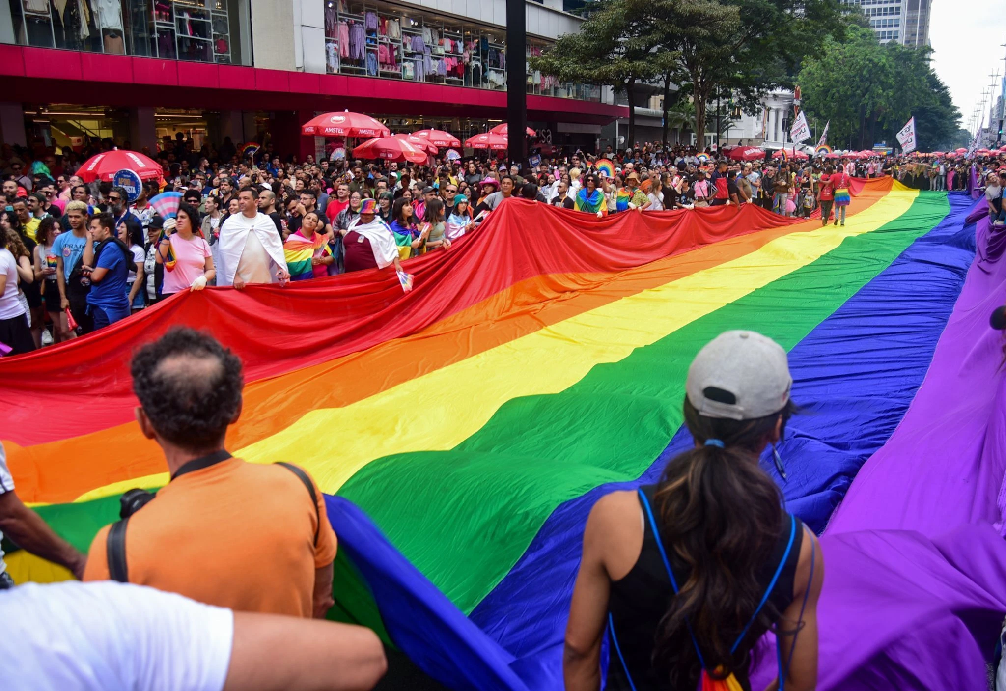 Parada do Orgulho LGBT+ de São Paulo é a maior do mundo? Saiba