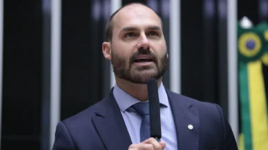 Defensoria pede adiamento de julgamento de Eduardo e cita risco de empate