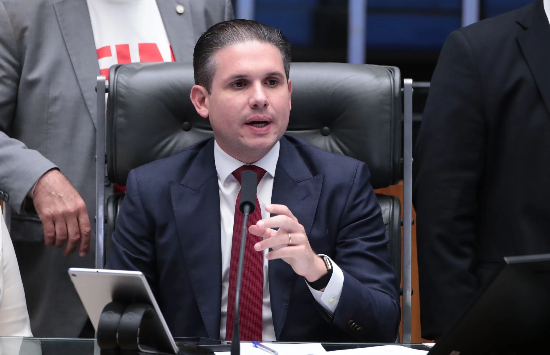 Governo enviará proposta sobre reajuste dos MEIs até quarta, diz Hugo