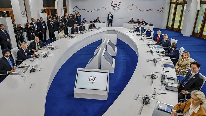 Ao lado de Trump no G7, Lula critica protecionismo e defende soberania