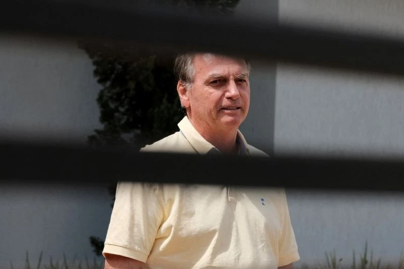De cirurgia no ombro à arma em blitz: os 90 dias da domiciliar de Bolsonaro