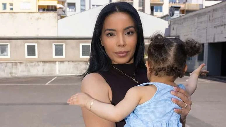 Famoso 'queridinho' é acusado de abandonar a filha de 1 ano e 8 meses: 'Tão frio'