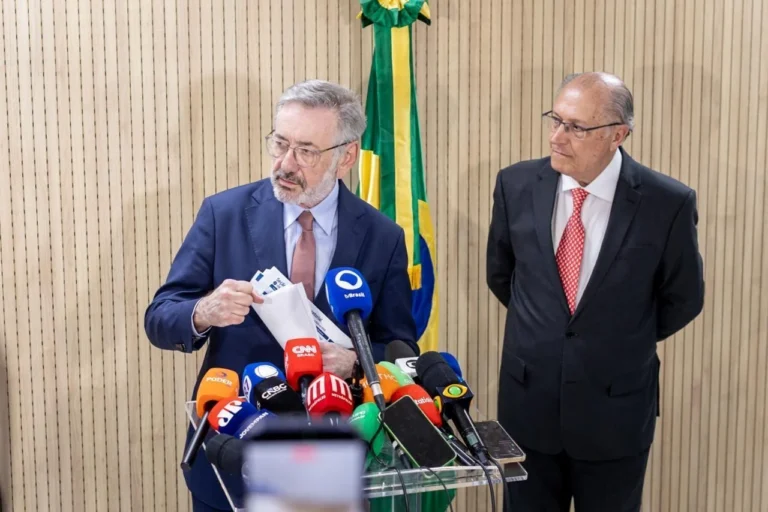 Governo prega negociação, diálogo com setores e busca por novos mercados