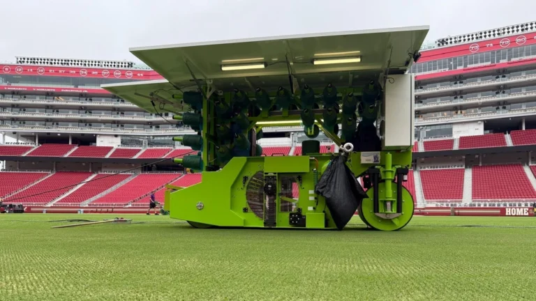 Jogadores da NFL protestam após Copa e pedem gramado natural em estádios