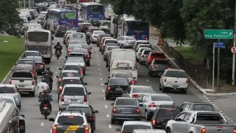 São Paulo suspende rodízio de veículos no feriado de 9 de julho