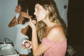 Bruna Marquezine se declara em aniversário de Sasha com fotos raras; veja