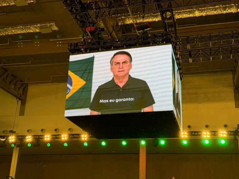 Deputados pedem investigação por Milei e IA de Bolsonaro em convenção do PL