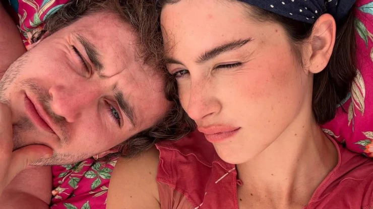 Gracie Abrams apresenta canção que escreveu com Paul Mescal; ouça