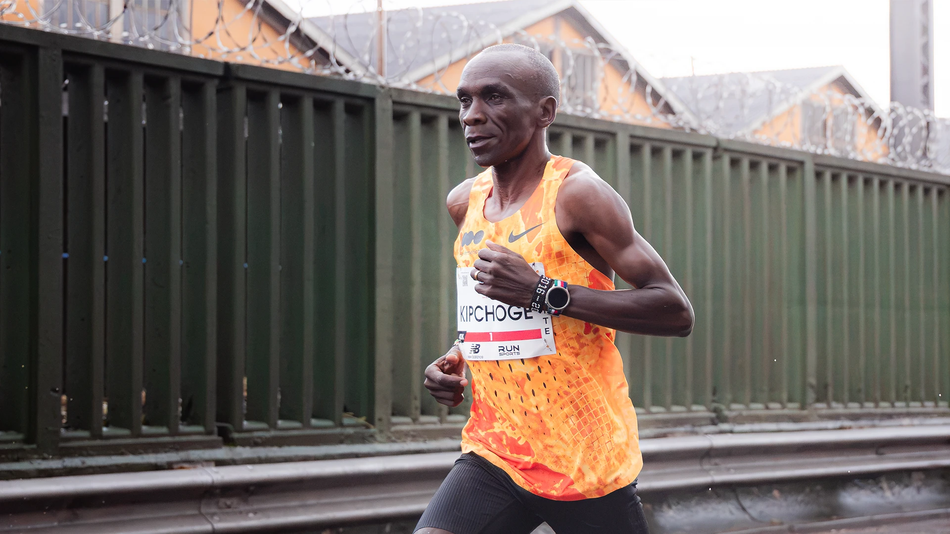 Dez anos após ouro, Kipchoge volta ao Brasil com o WATCH GT Runner 2