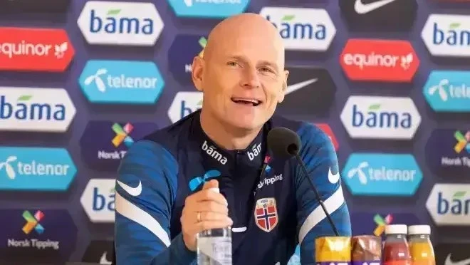 Técnico da Noruega diz que fala sobre Ancelotti foi mal interpretada