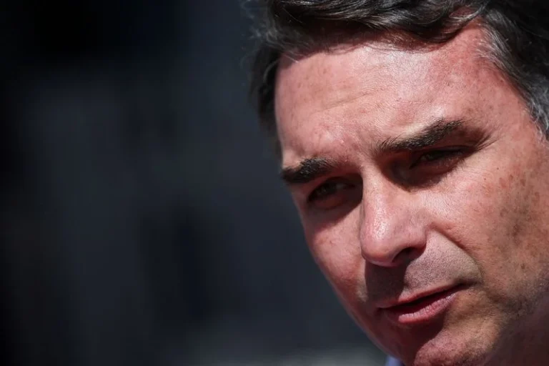 Republicanos negocia palanques em quatro estados por apoio a Flávio