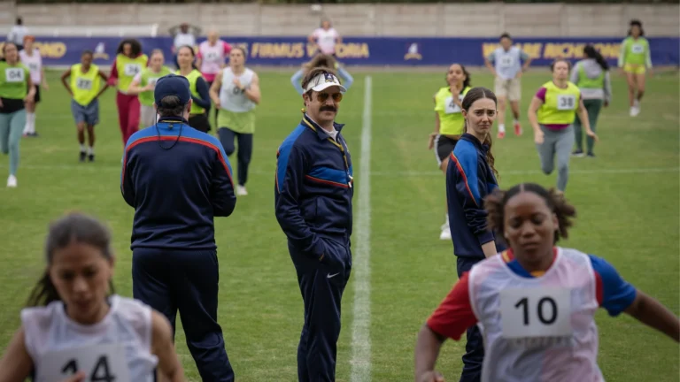 “Ted Lasso”: técnico vive seu maior desafio em trailer da 4ª temporada