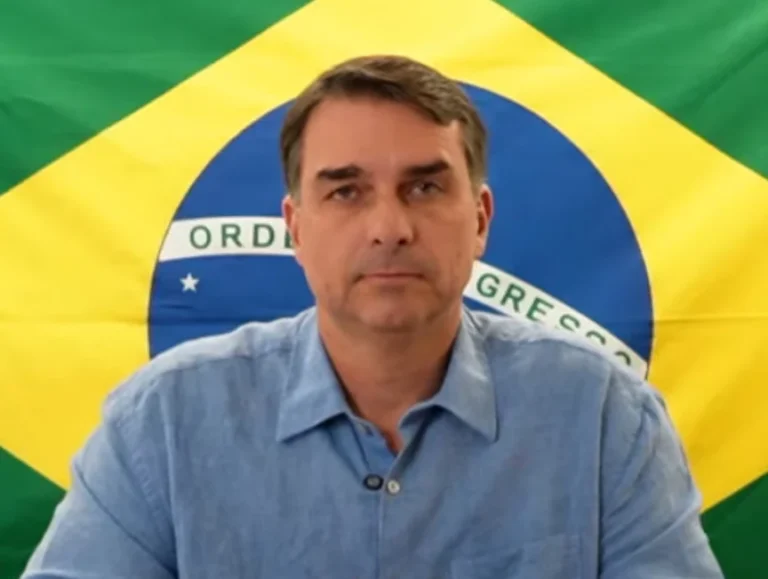 Flávio sobre “Dark Horse”: “Quem tem que prestar conta não sou eu”