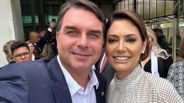 Michelle demonstra apoio à chapa de Flávio e Alfredo Gaspar