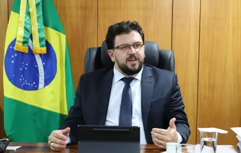 Governo decide retirar ex-chefe de gabinete de Lula de conselho da Terracap