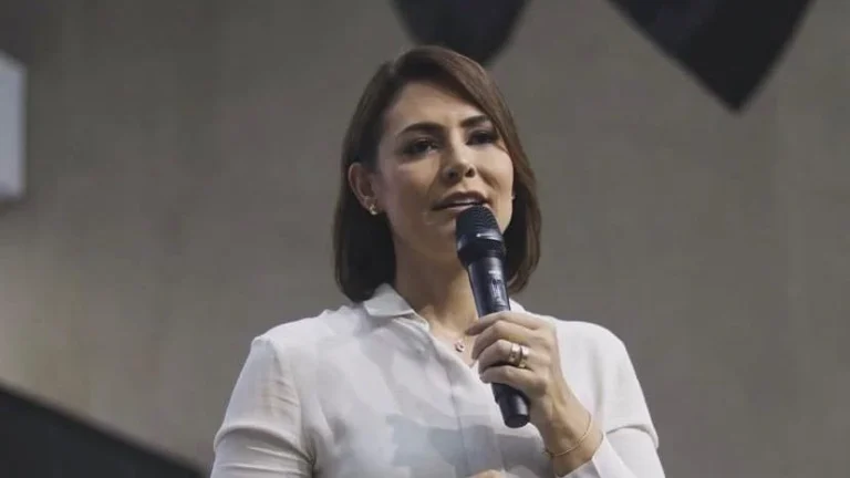 Michelle faz 1º ato de campanha em Brasília e pede voto em Flávio